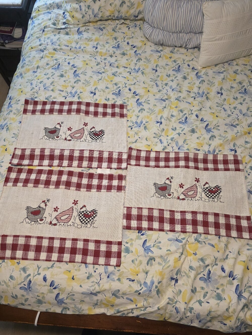 Red White Black Check Plaid Chicken Kitchen Set Of 3 Placemats 12 X 16 Inches
